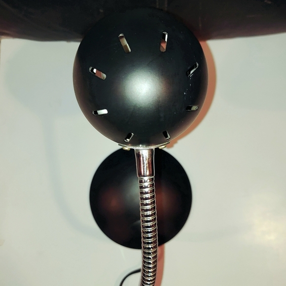 VINTAGE RETRO STYLE ADJUSTABLE GOOSE NECK  DESK OR READING LAMP - Picture 7 of 10